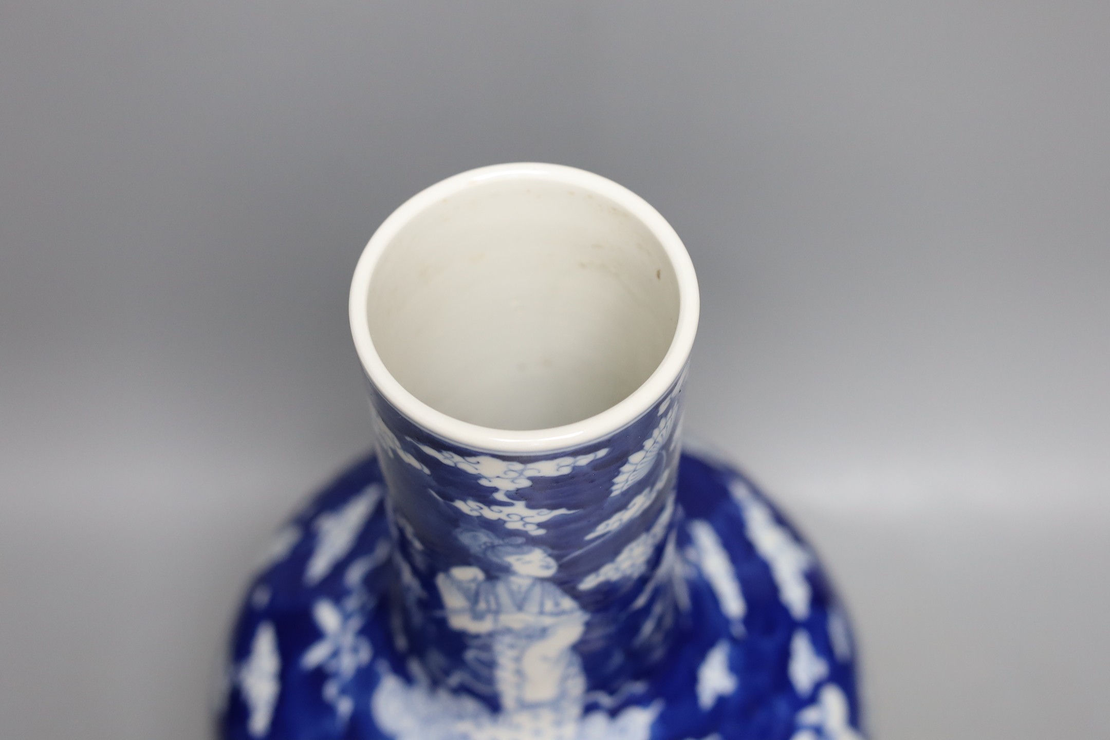 A Chinese blue and white figural vase on hardwood stand, 40cm total height